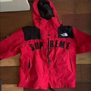 Supreme The North Face Arc Red